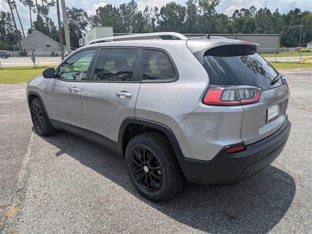 used 2021 Jeep Cherokee car, priced at $17,495