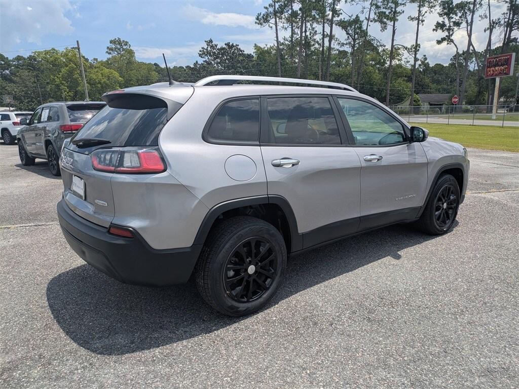 used 2021 Jeep Cherokee car, priced at $17,495