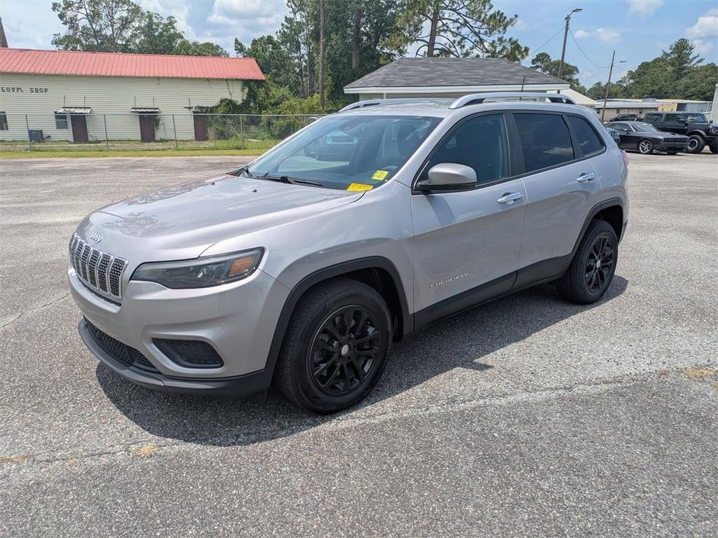 used 2021 Jeep Cherokee car, priced at $16,795