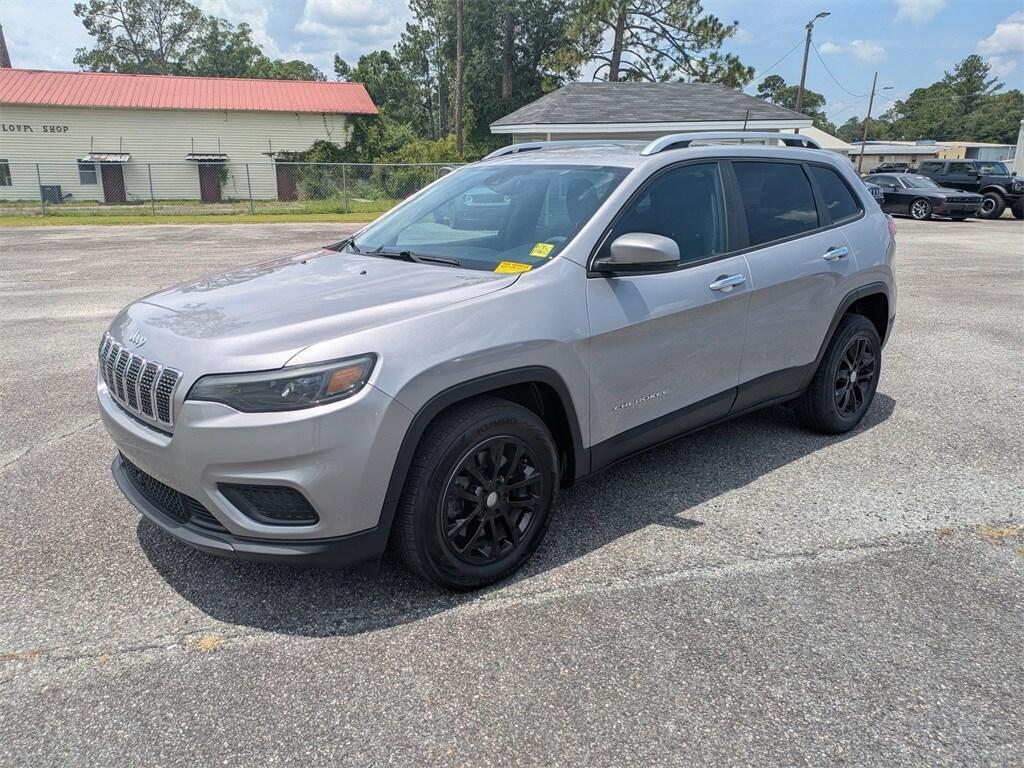 used 2021 Jeep Cherokee car, priced at $17,495