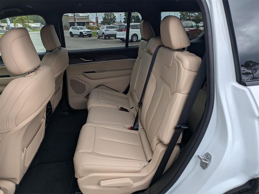 new 2025 Jeep Grand Cherokee L car, priced at $43,261