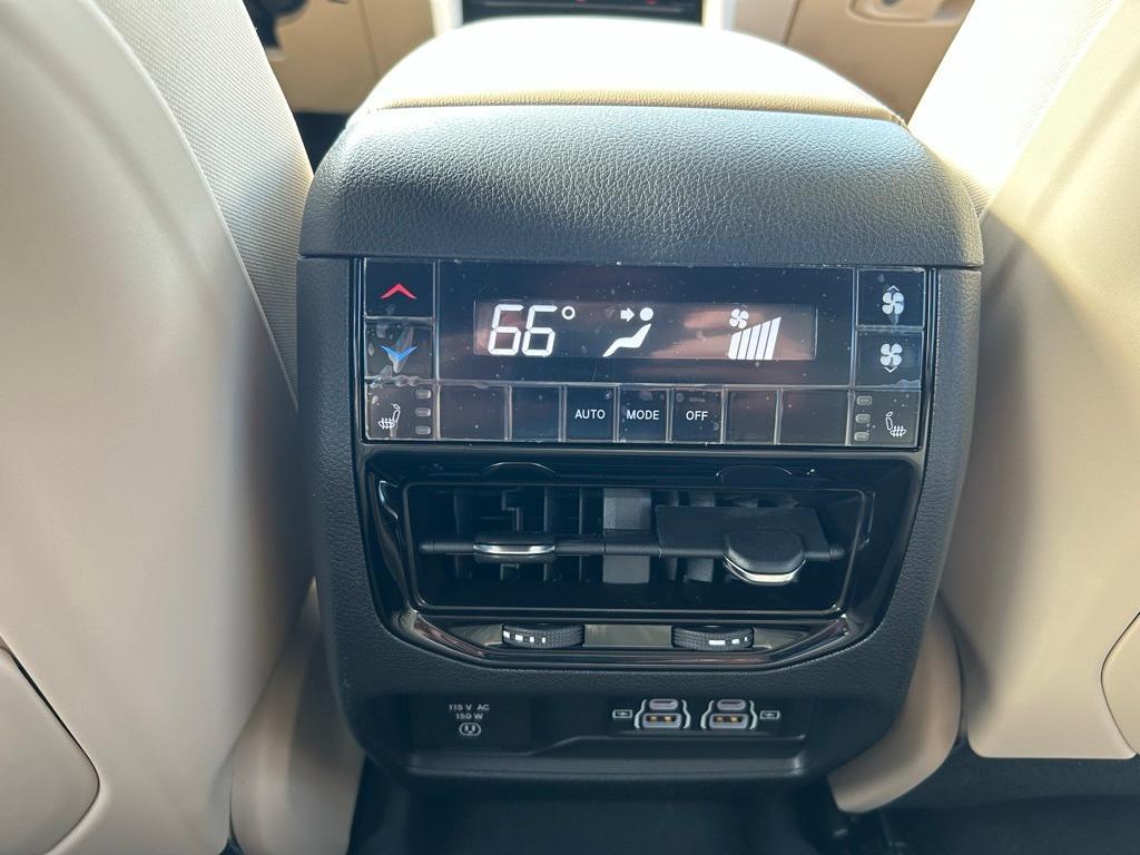 new 2025 Jeep Grand Cherokee L car, priced at $43,261