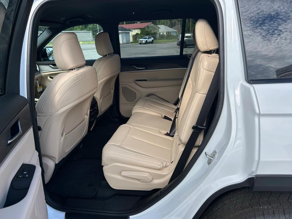 new 2025 Jeep Grand Cherokee L car, priced at $43,261