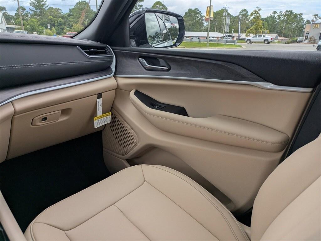 new 2025 Jeep Grand Cherokee L car, priced at $43,261