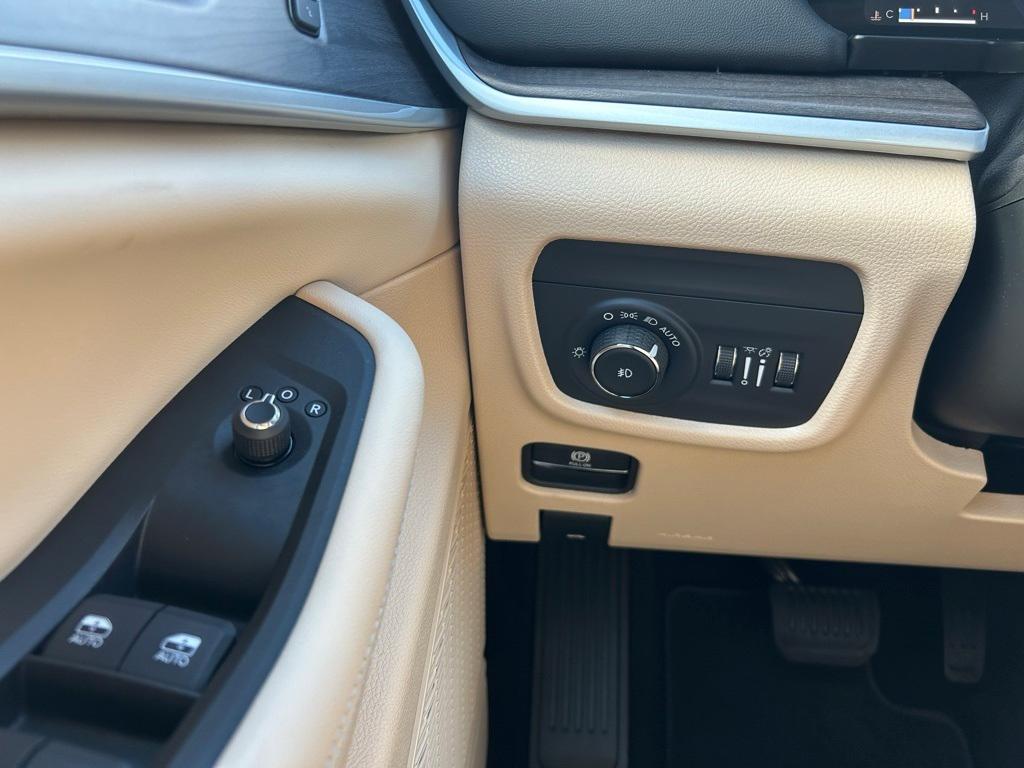 new 2025 Jeep Grand Cherokee L car, priced at $43,261