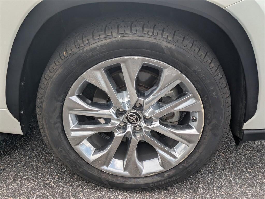 used 2020 Toyota Highlander car, priced at $25,995