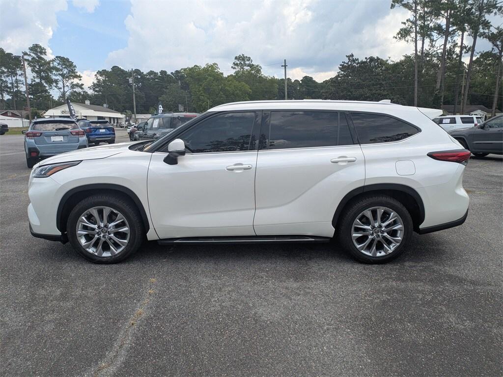 used 2020 Toyota Highlander car, priced at $25,995