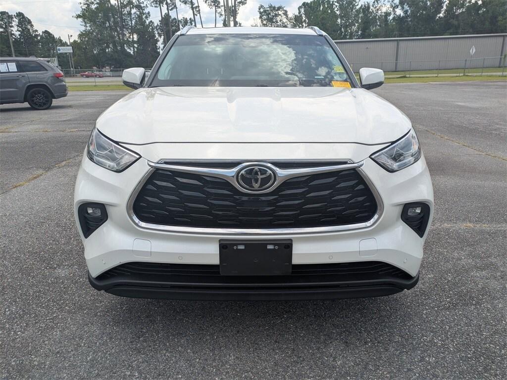 used 2020 Toyota Highlander car, priced at $25,995