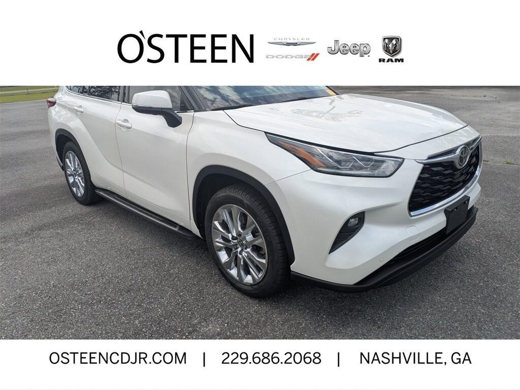 used 2020 Toyota Highlander car, priced at $26,995