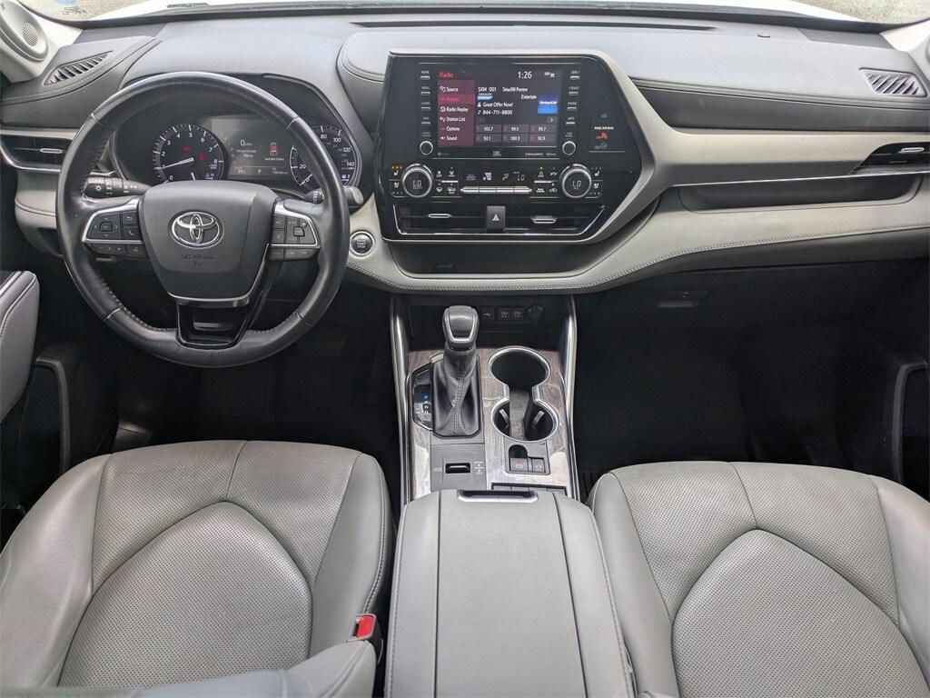 used 2020 Toyota Highlander car, priced at $25,995