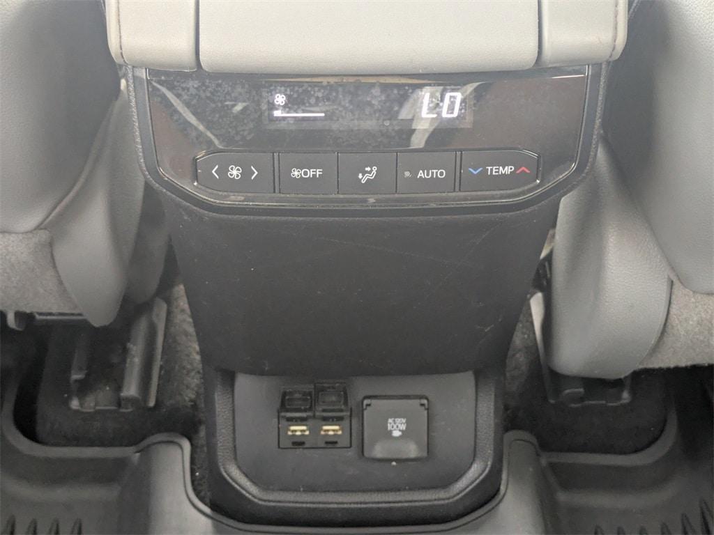used 2020 Toyota Highlander car, priced at $25,495