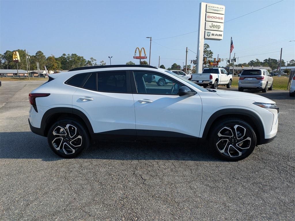 used 2025 Chevrolet Trax car, priced at $23,995