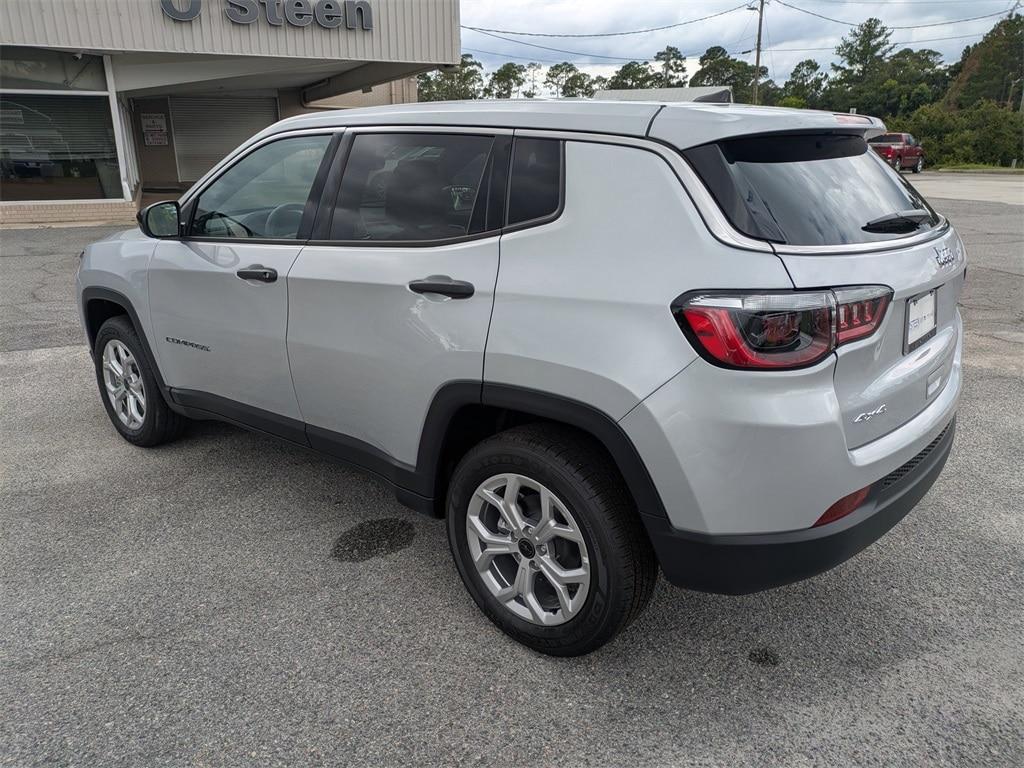 new 2025 Jeep Compass car, priced at $28,747