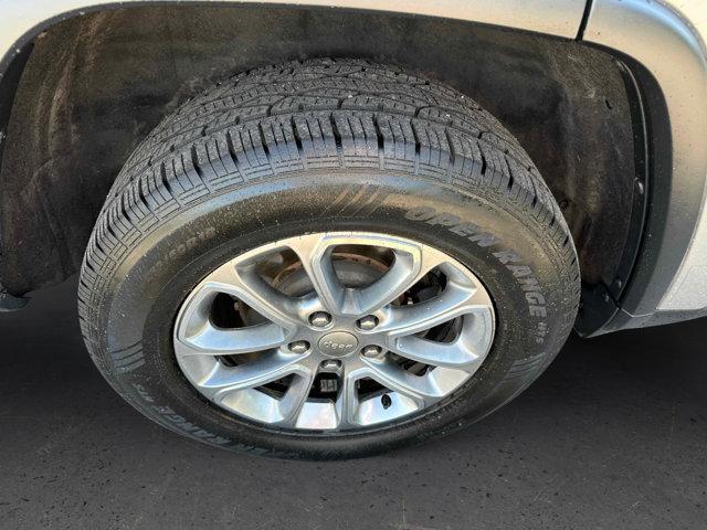 used 2015 Jeep Grand Cherokee car, priced at $13,997