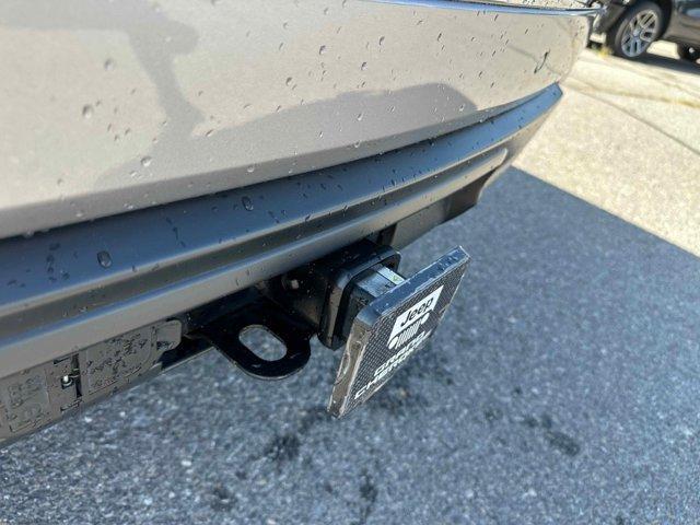used 2015 Jeep Grand Cherokee car, priced at $13,997