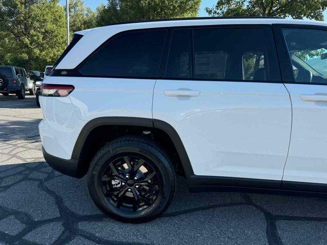 new 2025 Jeep Grand Cherokee car, priced at $40,753