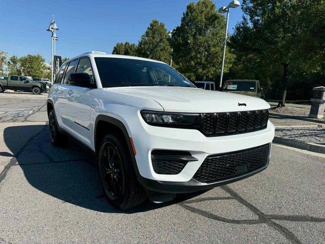 new 2025 Jeep Grand Cherokee car, priced at $40,753