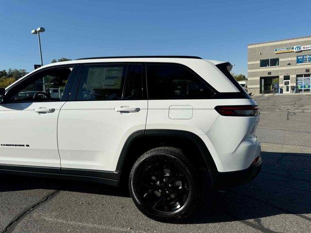 new 2025 Jeep Grand Cherokee car, priced at $40,753