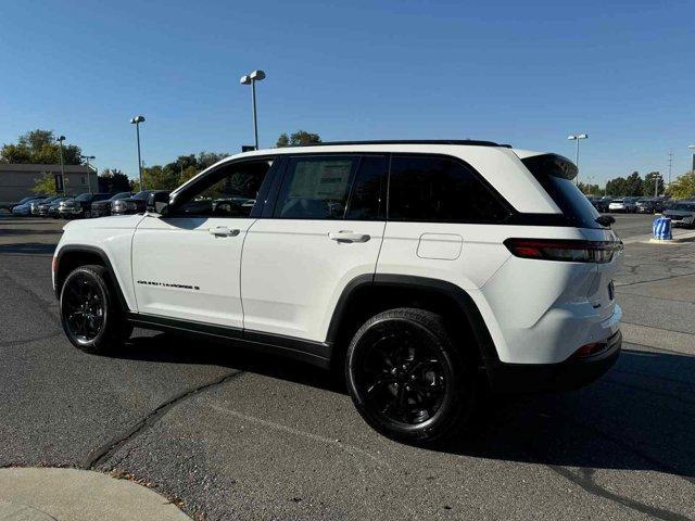 new 2025 Jeep Grand Cherokee car, priced at $40,753