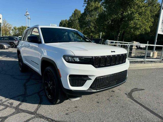 new 2025 Jeep Grand Cherokee car, priced at $40,753