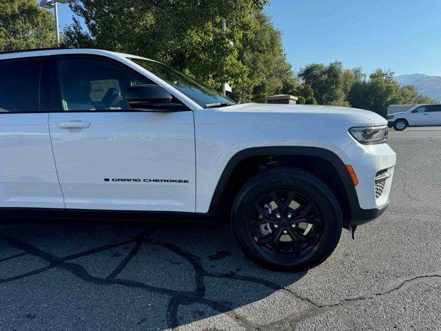 new 2025 Jeep Grand Cherokee car, priced at $40,753