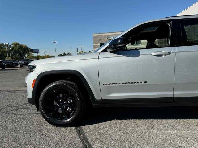 new 2025 Jeep Grand Cherokee car, priced at $41,289