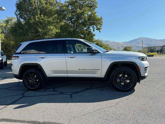 new 2025 Jeep Grand Cherokee car, priced at $41,289