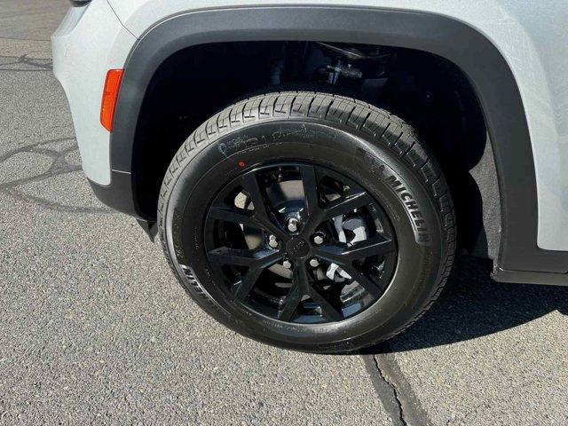 new 2025 Jeep Grand Cherokee car, priced at $41,289