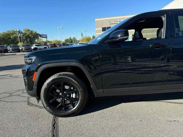 new 2025 Jeep Grand Cherokee car, priced at $41,289