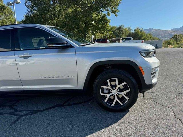 new 2025 Jeep Grand Cherokee car, priced at $42,448