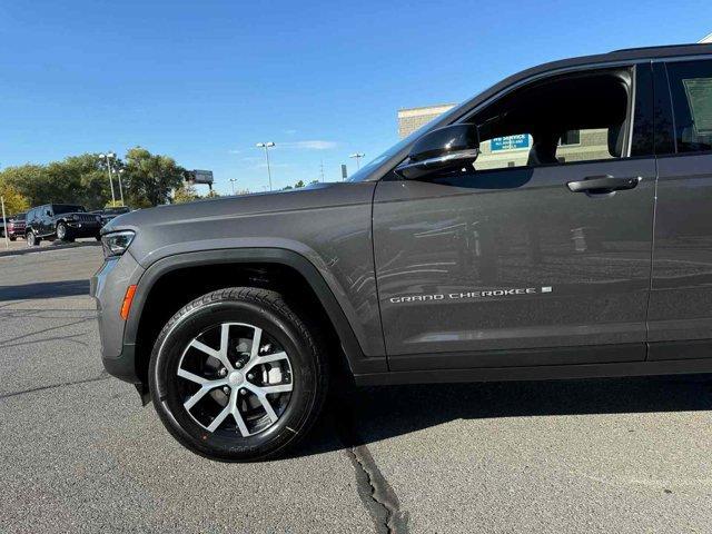 new 2025 Jeep Grand Cherokee car, priced at $42,448