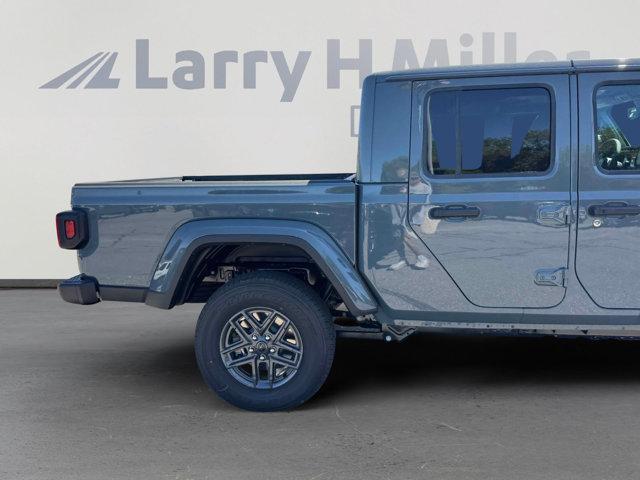 new 2025 Jeep Gladiator car, priced at $46,841