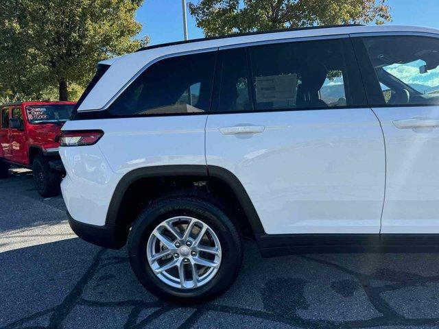 new 2025 Jeep Grand Cherokee car, priced at $37,555