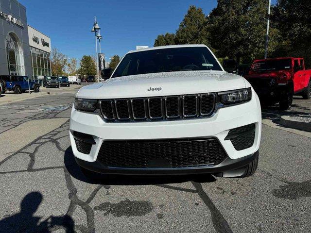 new 2025 Jeep Grand Cherokee car, priced at $37,555