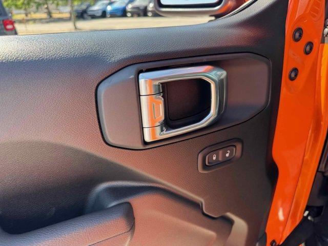 new 2025 Jeep Wrangler car, priced at $43,064