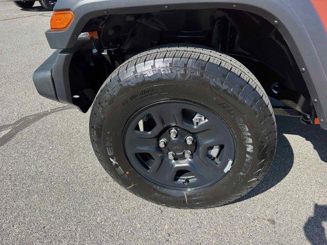 new 2025 Jeep Wrangler car, priced at $43,064