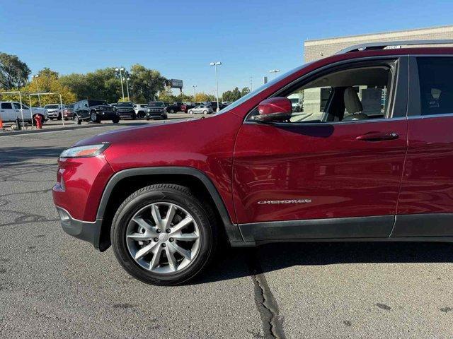 used 2018 Jeep Cherokee car, priced at $17,269