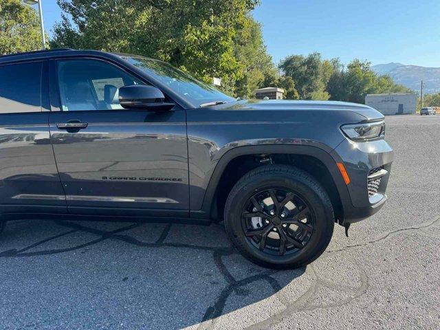 new 2025 Jeep Grand Cherokee car, priced at $41,289