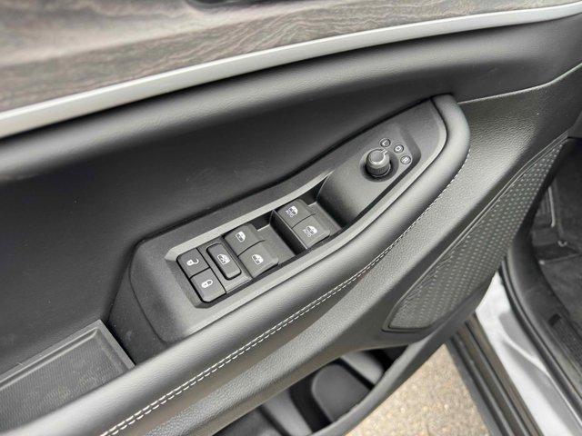 new 2025 Jeep Grand Cherokee car, priced at $45,876