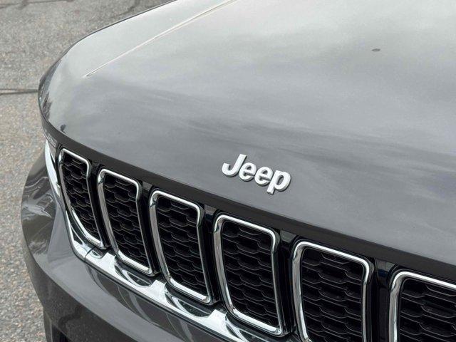 new 2025 Jeep Grand Cherokee car, priced at $45,876