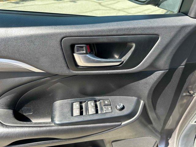 used 2019 Toyota Highlander car, priced at $26,419
