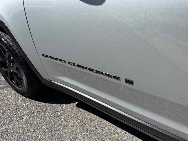 used 2024 Jeep Grand Cherokee car, priced at $37,632