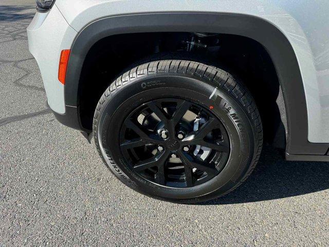 new 2025 Jeep Grand Cherokee car, priced at $41,289