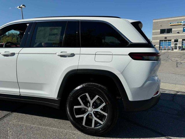 new 2025 Jeep Grand Cherokee car, priced at $41,912