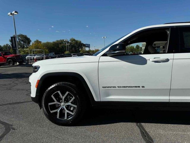 new 2025 Jeep Grand Cherokee car, priced at $41,912