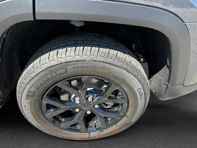 used 2025 Jeep Grand Cherokee car, priced at $39,917
