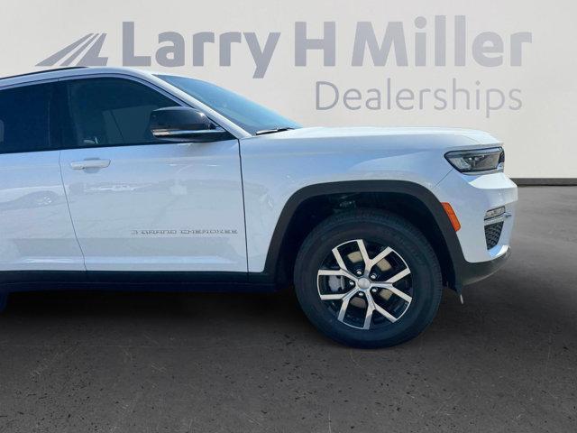 new 2025 Jeep Grand Cherokee car, priced at $43,997