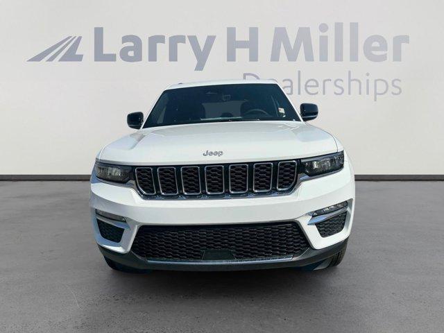 new 2025 Jeep Grand Cherokee car, priced at $43,997