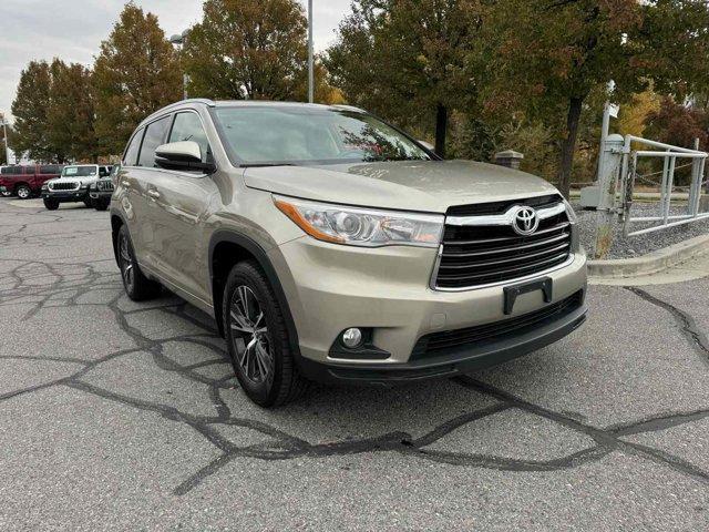 used 2016 Toyota Highlander car, priced at $25,487