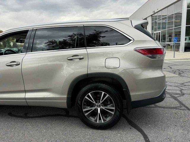 used 2016 Toyota Highlander car, priced at $25,487